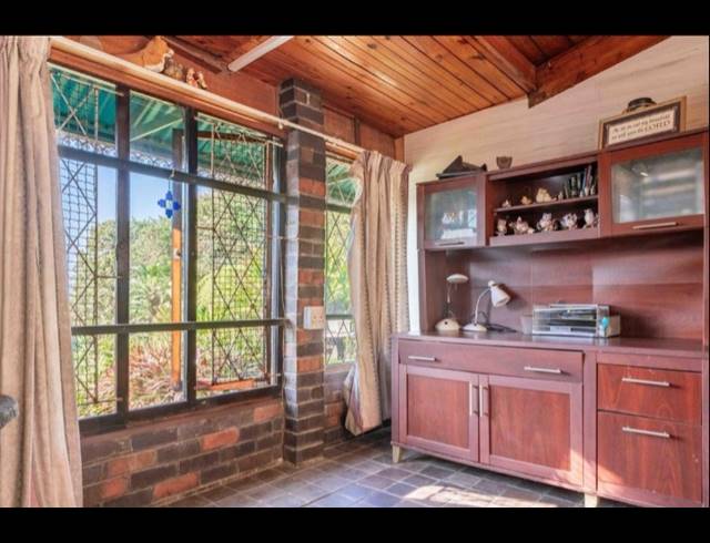 5 BEDROOM FREESTANDING FOR SALE IN CLANSTHAL